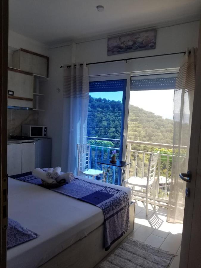 Vila Oliven Vlorë Exterior foto